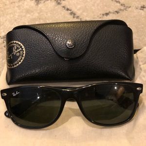 Ray-Ban Classic Wayfarer Sunglasses